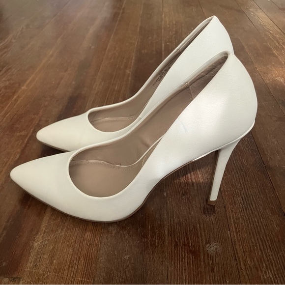 White heels - Picture 3 of 4